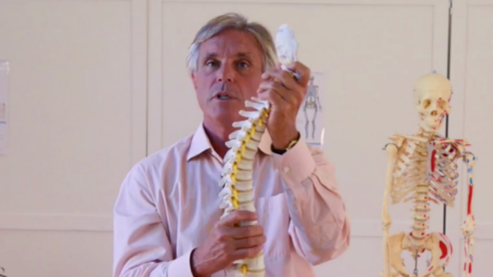 Tom_body_reading_news